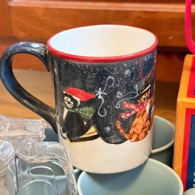 LOT 232K: Vintage Mr Coffee II Coffee Maker w/ Various Mugs