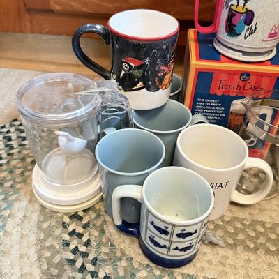 LOT 232K: Vintage Mr Coffee II Coffee Maker w/ Various Mugs