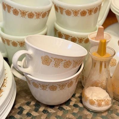 LOT 233K: Vintage Corelle Livingware w/ Matching Pyrex Milk Glass Mugs