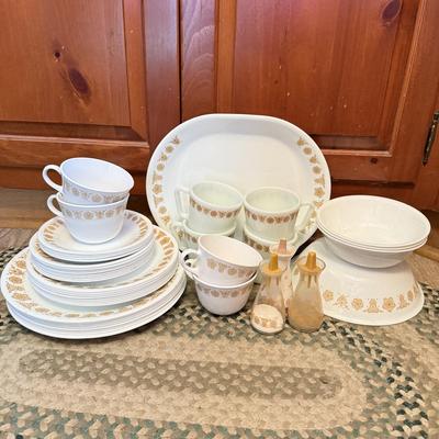 LOT 233K: Vintage Corelle Livingware w/ Matching Pyrex Milk Glass Mugs