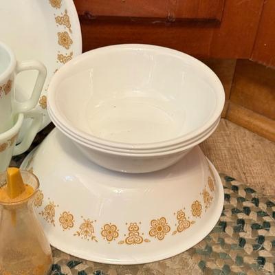 LOT 233K: Vintage Corelle Livingware w/ Matching Pyrex Milk Glass Mugs