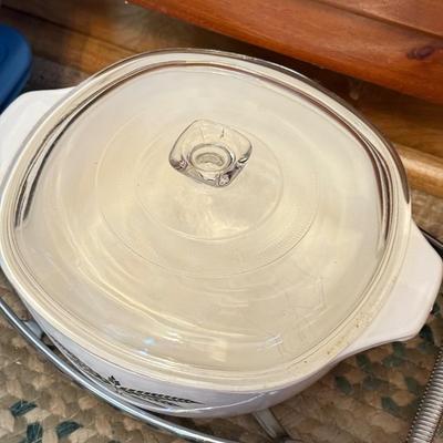 LOT 234K: Pyrex Glass Dishes w/ Storage Lids, Anchor Hocking Baking Dish & More