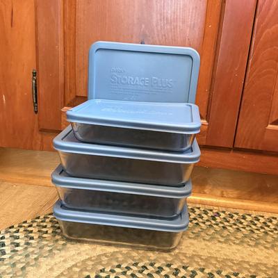 LOT 234K: Pyrex Glass Dishes w/ Storage Lids, Anchor Hocking Baking Dish & More