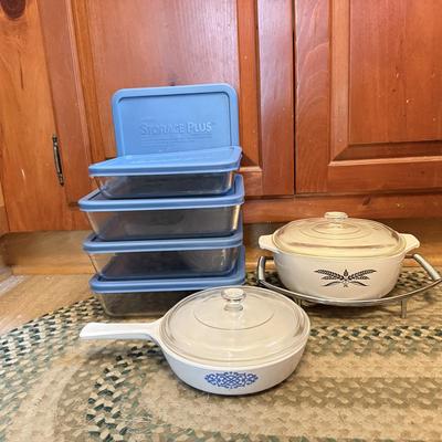 LOT 234K: Pyrex Glass Dishes w/ Storage Lids, Anchor Hocking Baking Dish & More