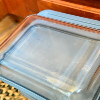 LOT 234K: Pyrex Glass Dishes w/ Storage Lids, Anchor Hocking Baking Dish & More