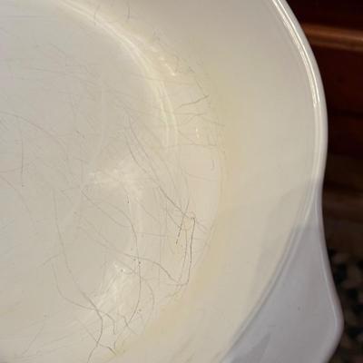 LOT 234K: Pyrex Glass Dishes w/ Storage Lids, Anchor Hocking Baking Dish & More