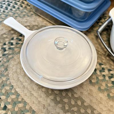 LOT 234K: Pyrex Glass Dishes w/ Storage Lids, Anchor Hocking Baking Dish & More