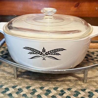LOT 234K: Pyrex Glass Dishes w/ Storage Lids, Anchor Hocking Baking Dish & More