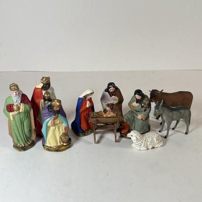 LOT 236X: Vintage Nativity Figures