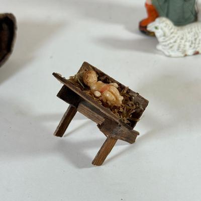 LOT 236X: Vintage Nativity Figures