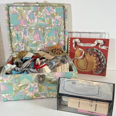 LOT 238X: Sewing Notions & Tools w/ Cute Vintage Craft Box