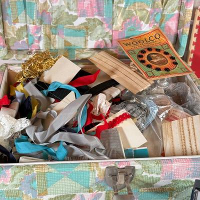 LOT 238X: Sewing Notions & Tools w/ Cute Vintage Craft Box