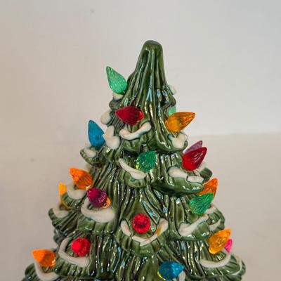 LOT 240L: Vintage Ceramic Electric Christmas Tree (9.5")