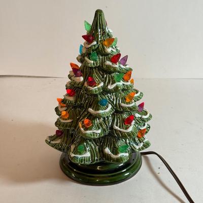 LOT 240L: Vintage Ceramic Electric Christmas Tree (9.5")
