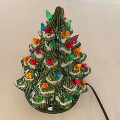 LOT 240L: Vintage Ceramic Electric Christmas Tree (9.5")