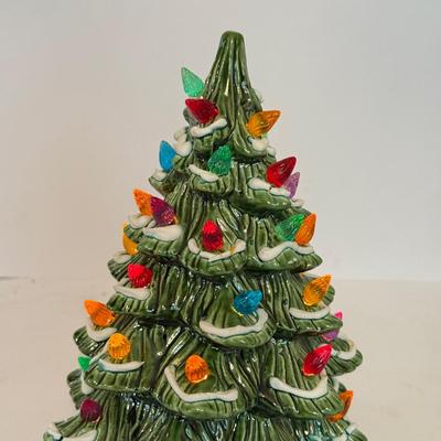 LOT 240L: Vintage Ceramic Electric Christmas Tree (9.5")