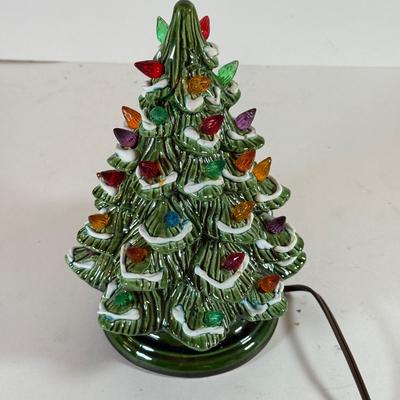 LOT 240L: Vintage Ceramic Electric Christmas Tree (9.5")
