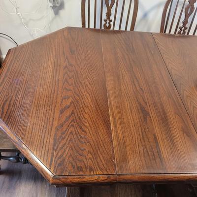 Solid Wood Ethan Allen Dining Table and Chairs (K-EL)