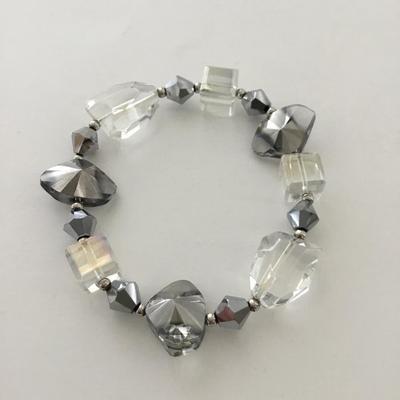 Clear beaded fashion bracelet