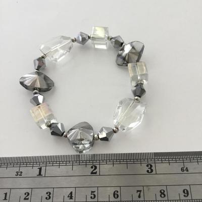 Clear beaded fashion bracelet