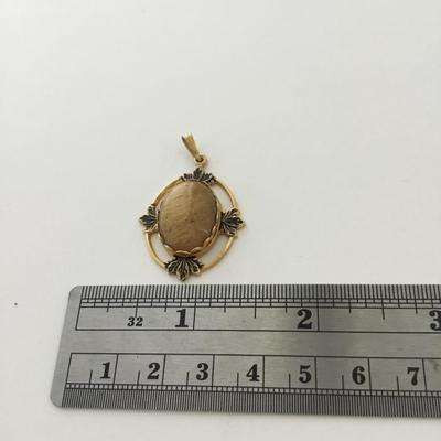Goldtone unmarked necklace pendant