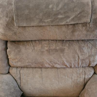 Brown La-Z-Boy Reclining Chair (LR-EL)