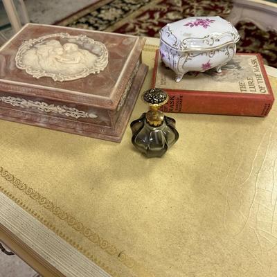 Furniture - French style desk