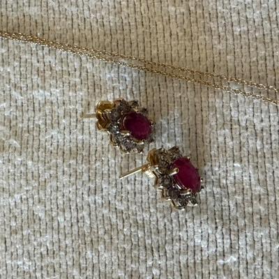 10 K necklace and earrings 4.0 g
