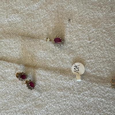10 K necklace and earrings 4.0 g