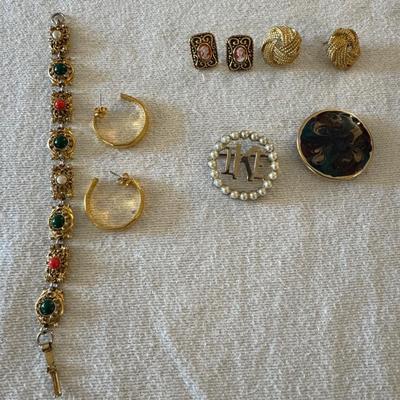 Custom jewelry six pieces