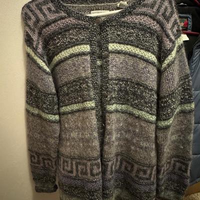 Jackets and sweaters (med)