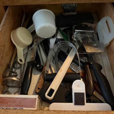 Miscellaneous kitchen items
