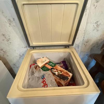 Freezer items inside not included Working conditions