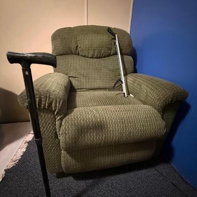 Electric power lift recliner does not work keep in mind. Client did have cats.