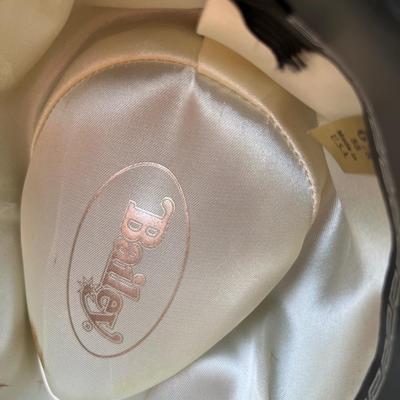 Vi tags Cowboy Hats Lot