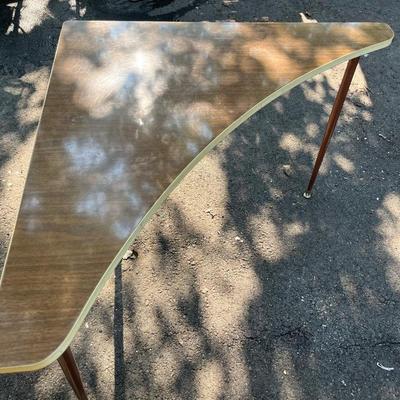 MCM Corner Table