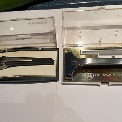 Jewelry / Vintage Razors Collectibles Lot