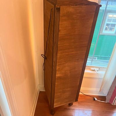 Lighted Curio Cabinet (DR-MG)