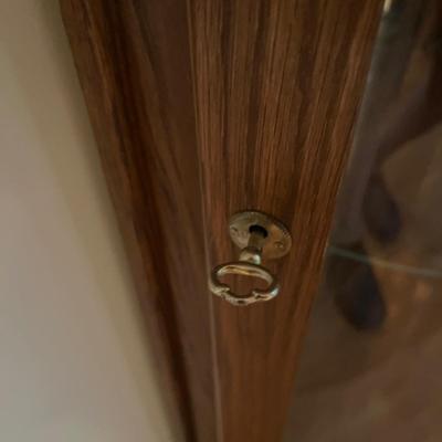 Lighted Curio Cabinet (DR-MG)