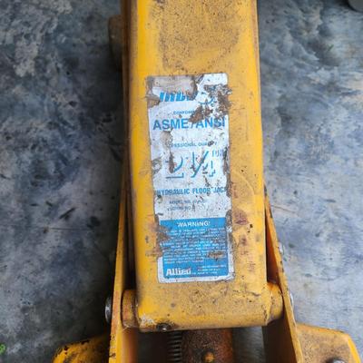 2.25 ton Hydraulic Floor Jack tested