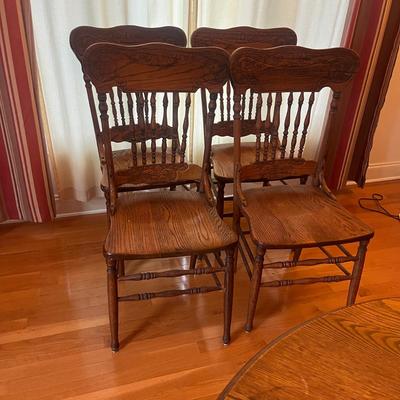 Claw Foot Pedestal Table & Four Chairs (DR-MG)