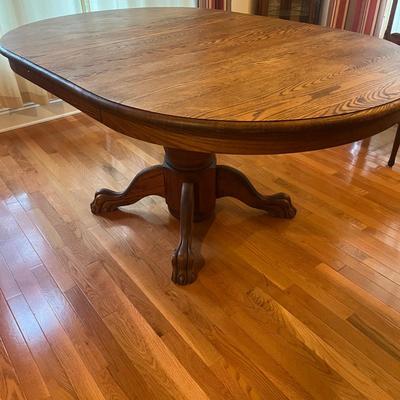 Claw Foot Pedestal Table & Four Chairs (DR-MG)