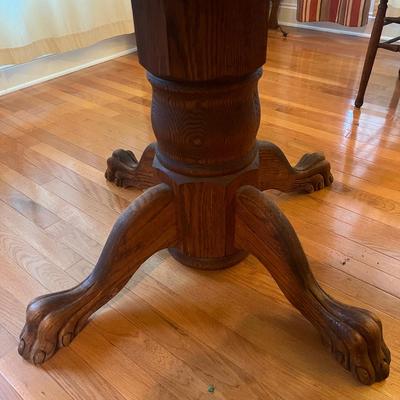 Claw Foot Pedestal Table & Four Chairs (DR-MG)