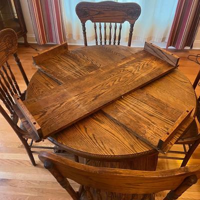 Claw Foot Pedestal Table & Four Chairs (DR-MG)