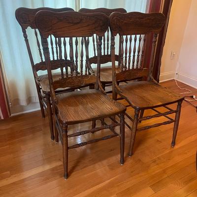 Claw Foot Pedestal Table & Four Chairs (DR-MG)