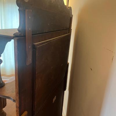 Antique Oak Sideboard with Beveled Glass Mirror (DR-MG)