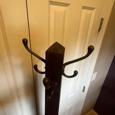 Wooden Coat Rack (E-MG)