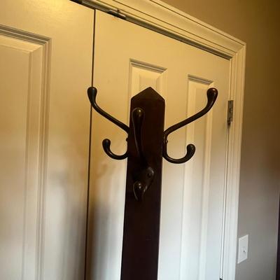 Wooden Coat Rack (E-MG)