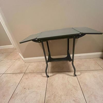 Metal Typewriter Stand (P-MG)