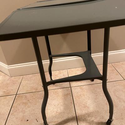 Metal Typewriter Stand (P-MG)